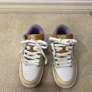 Vandy the pink rice burger in Size 4Y